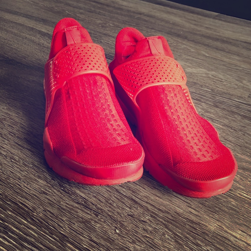 Nike Sock Dart Triple Red